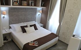 Elenoire Rooms & Suite